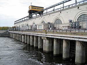 Нижегородская ГЭС. Вид на здание ГЭС с нижнего бьефа