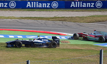 Accrochage entre Nakajima et Trulli