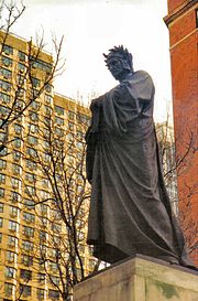 Статуя Данте в Нью-Йорке.