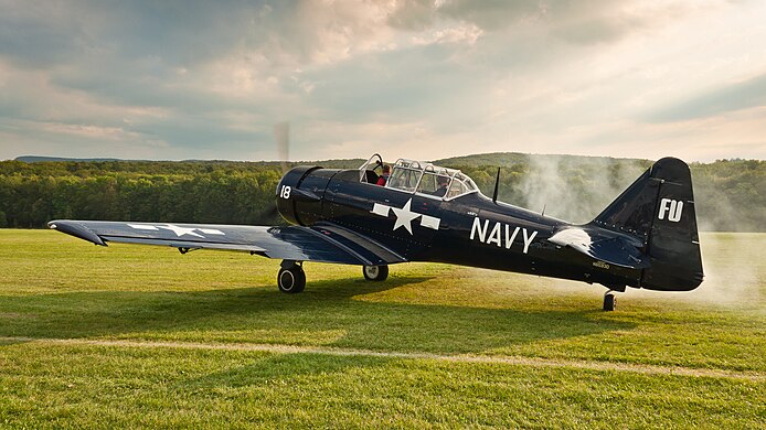 North American AT-6G-NF Texan (reg. N6593D, cn 42-43899(C-NT)/49-3357(G-NF), built in 1942).