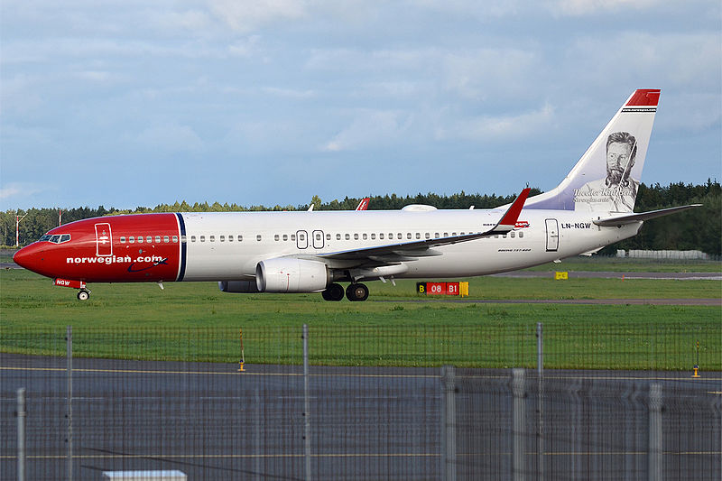 File:Norwegian (Theodor Kittelsen livery), LN-NGW, Boeing 737-8JP (16269196160) (2).jpg