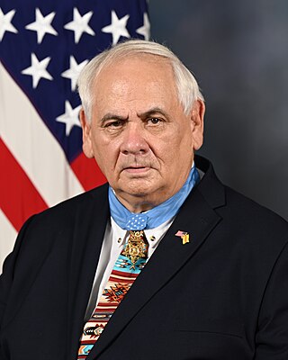 <span class="mw-page-title-main">Dwight W. Birdwell</span> Retired United States Army Medal of Honor recipient