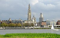 OlV toren en Boerentoren Antwerpen vanaf Linkeroever.jpg