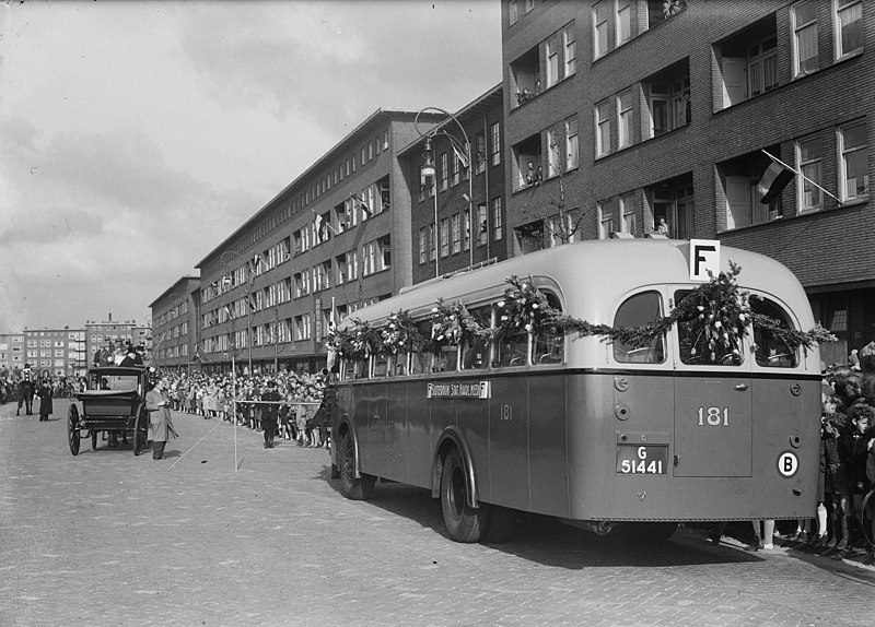 File:Opening buslijn F Amsterdam, Bestanddeelnr 903-9431.jpg