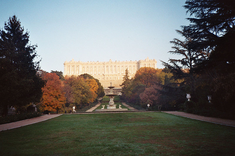 File:Palacio Real, Campo Morro, Madrid 3.jpg