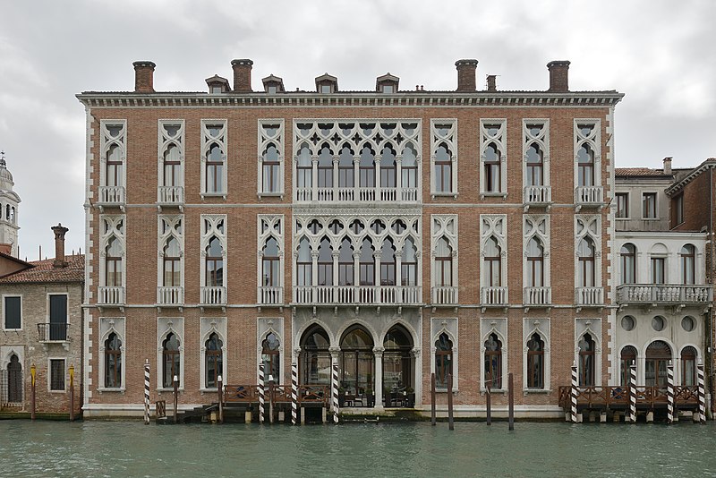 File:Palazzo Genovese facciata Canal Grande Venezia.jpg