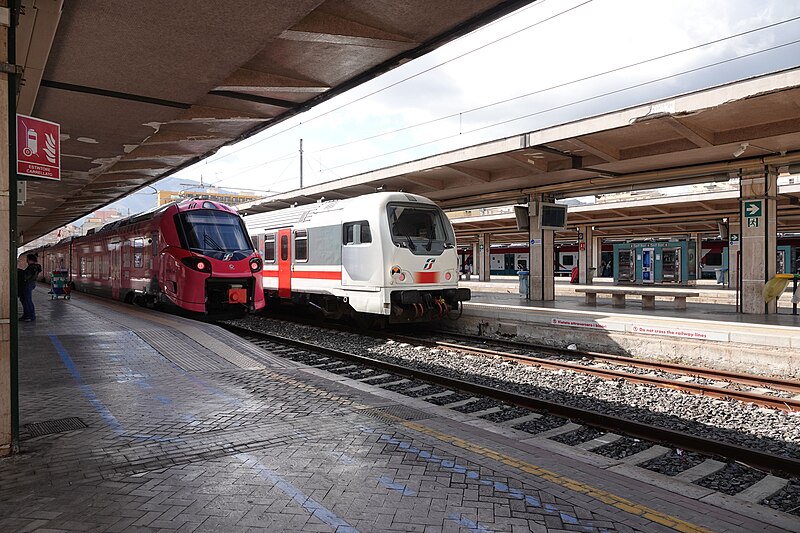 File:Palermo Centrale train station.06.jpg