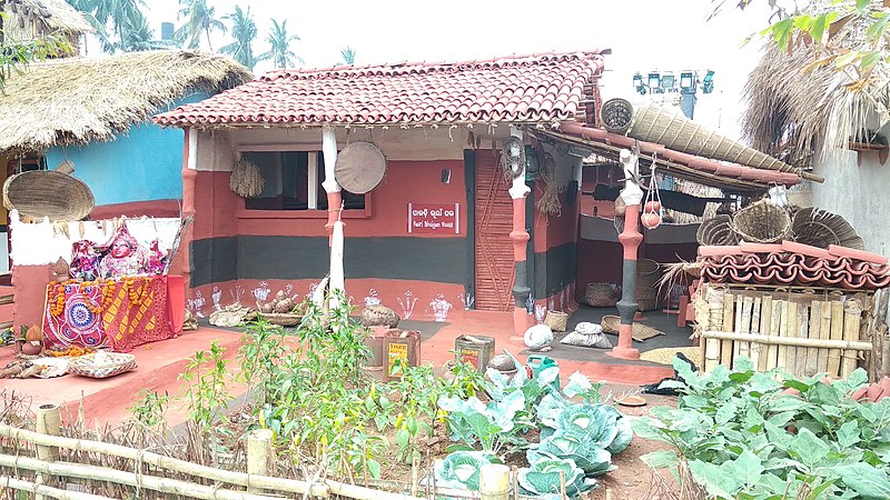 File:Pauri Bhuiyan House at ' State Tribal Fair-2020 ' Bhubaneswar,India.jpg