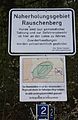 Petersberger Warte auf dem Rauschenberg, Hinweisschild am Fuss des Berges beim naherholungsgebiet