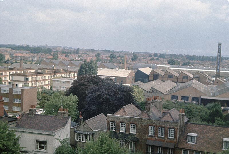 File:Photography by Victor Albert Grigas (1919-2017) 1 Heathrow Airport - Victoria Station London00628 (48359826971).jpg