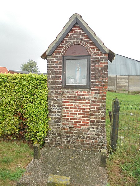 File:Pijlerkapel gewijd aan Onze-Lieve-Vrouw met Kind - Heuvelhoekstraat - Oeselgem.jpg