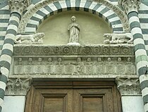 Архитрав церкви Сан-Джованни