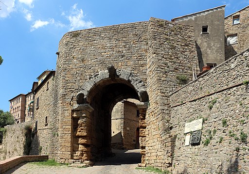 Porta all'Arco (Volterra)