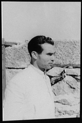 File:Portrait of Domingo Ortega, first bull fighter in Spain in the thirties LCCN2004663434.tif