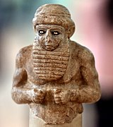 Statuette d'un « roi-prêtre », période de Djemdet-Nasr, v. 3000 av. J.-C. Musée national d'Irak.