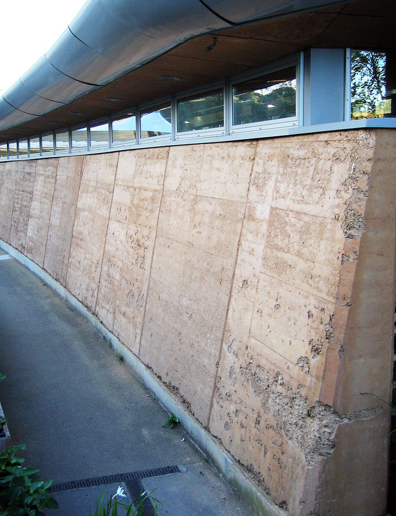 Téléphone Sur Mur De Béton Avec Ombre