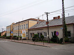 Polski: Raniżów - szkoła podstawowa English: Ranizów - elementary school