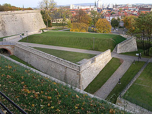 Zitadelle Petersberg: Geschichte, Aufbau, Festungskommandanten