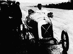 Robert Benoist vainqueur du Grand Prix automobile de l'U.M.F. Cyclecars au Mans en 1922, sur Salmson VAL.