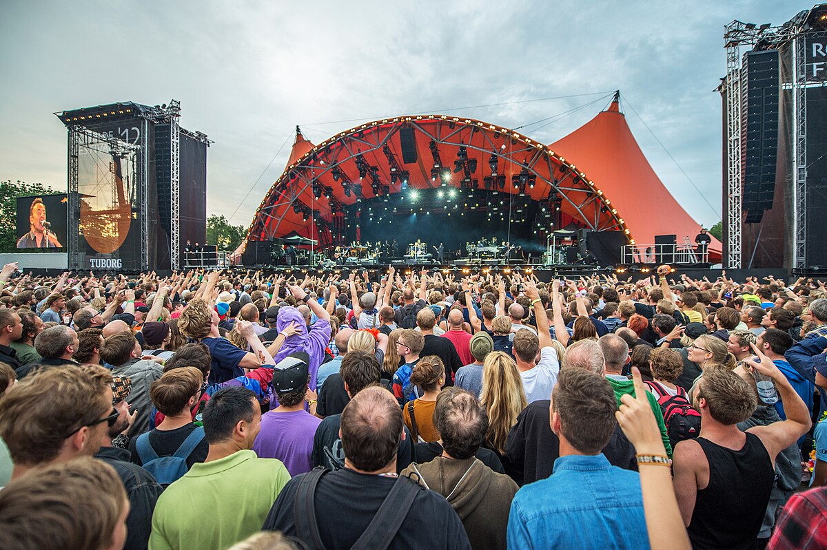 (world_euro) danish young people & naked on roskilde music festival (zealand_denmark_2018)