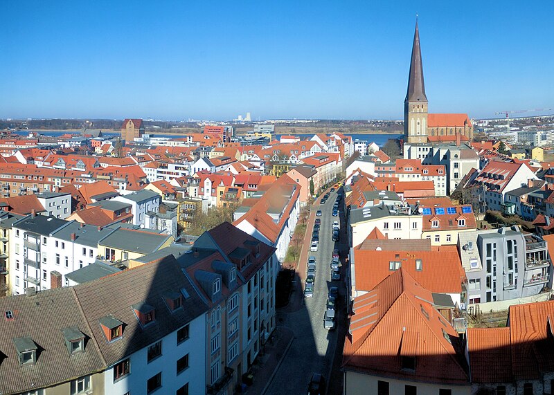 File:Rostock Panorama Nikolaikirche nach Norden 2011-03-08.jpg