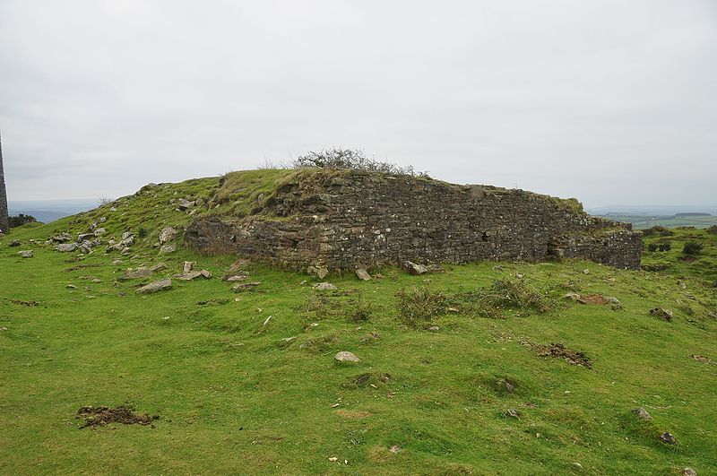 File:Ruin on Kit Hill (3115).jpg