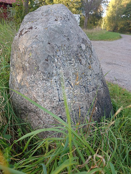 File:Runsten i danderyd..jpg