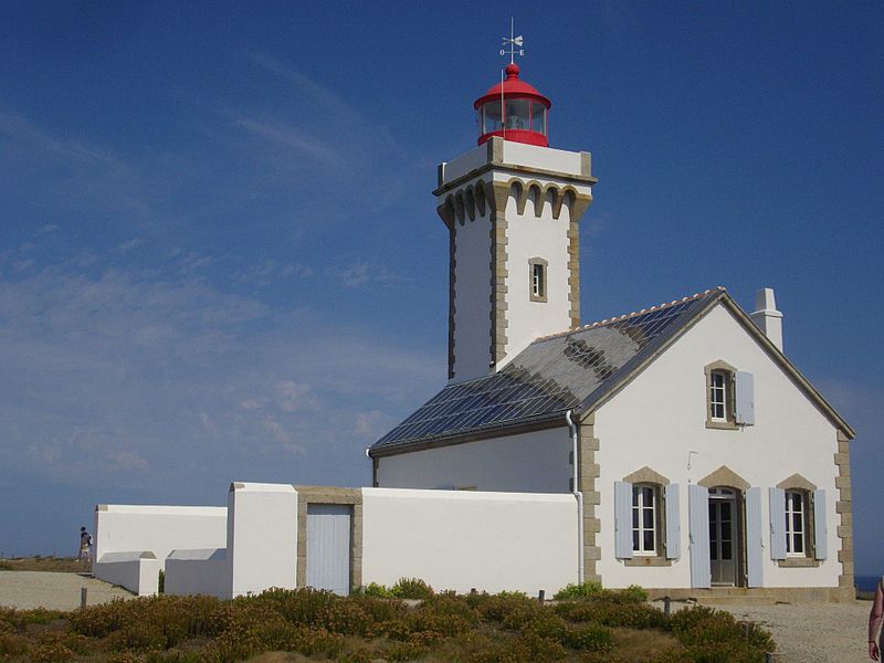 File:Sauzon - phare des Poulains (04).jpg