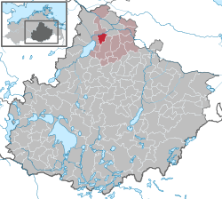 申费尔德在梅克伦堡湖区县的位置
