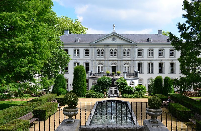 File:Schloss Bloemendal Gartenfassade 01.jpg