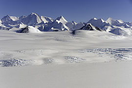 Хребет Сентинел, горы Элсуорт, Антарктида.jpg