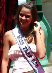 Miss Teen USA 2004Shelley Hennig, Louisiana