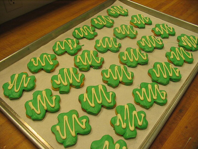 File:Shortdough cookies for Saint Patrick's Day.jpg