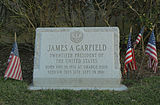 جيمس جارفيلد: الطفولة والنشأة, التعليم والزواج وبداية العمل, عمله في الجيش