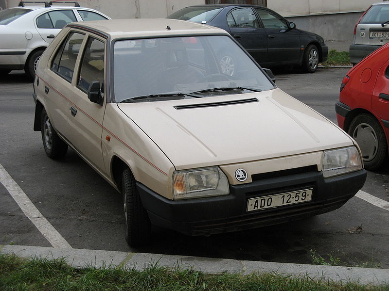 File:Skoda Favorit 136 L front.jpg