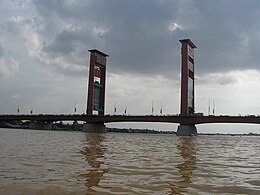 Sumatra du Sud, Palembang, bridge.jpg Ampera