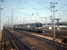 1976'da Pont-Cardinet'te standart bir tren.