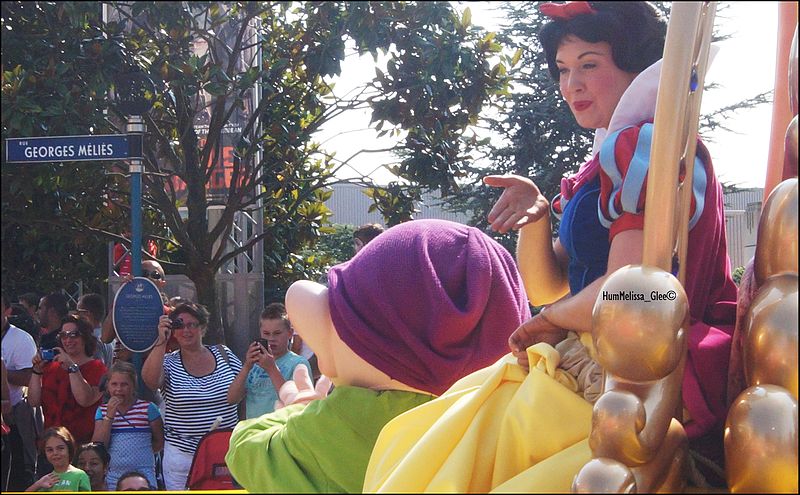 File:Stars And Cars Parade - Snow White (9757599891).jpg