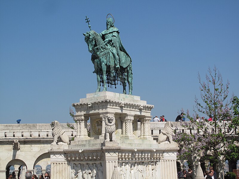 File:Statue of Stephen I of Hungary, 2011 Budapešť 0514.jpg