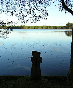 Stenkors ved søen Fängen