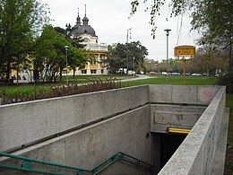 Stația de metrou Széchenyi fürdő - outside.JPG