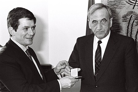 Tadeusz_Mazowiecki_with_EP_President_1990.jpg