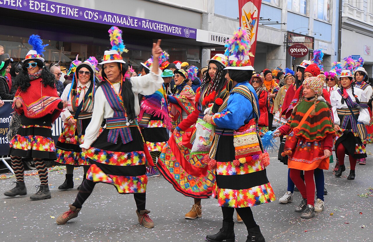 File:Tanzgruppe Villacher Faschingsumzug 2019, Kärnten ...