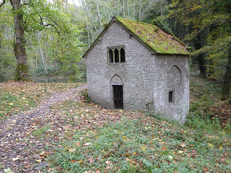 File:The Gothic Pumphouse, Croft Castle estate (geograph 5580348).jpg