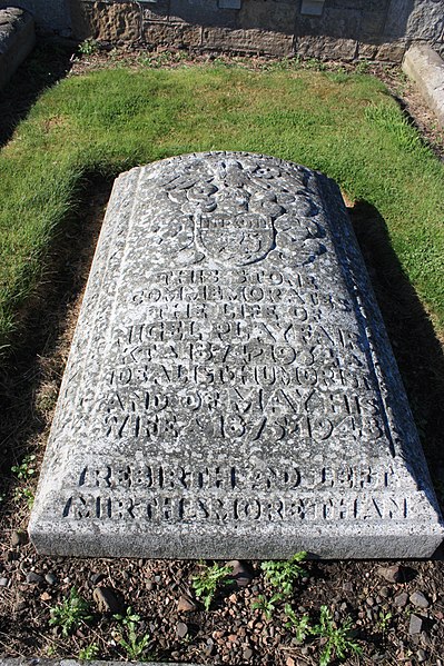 File:The grave of Nigel Playfair, Eastern Cemetery, St Andrews.jpg