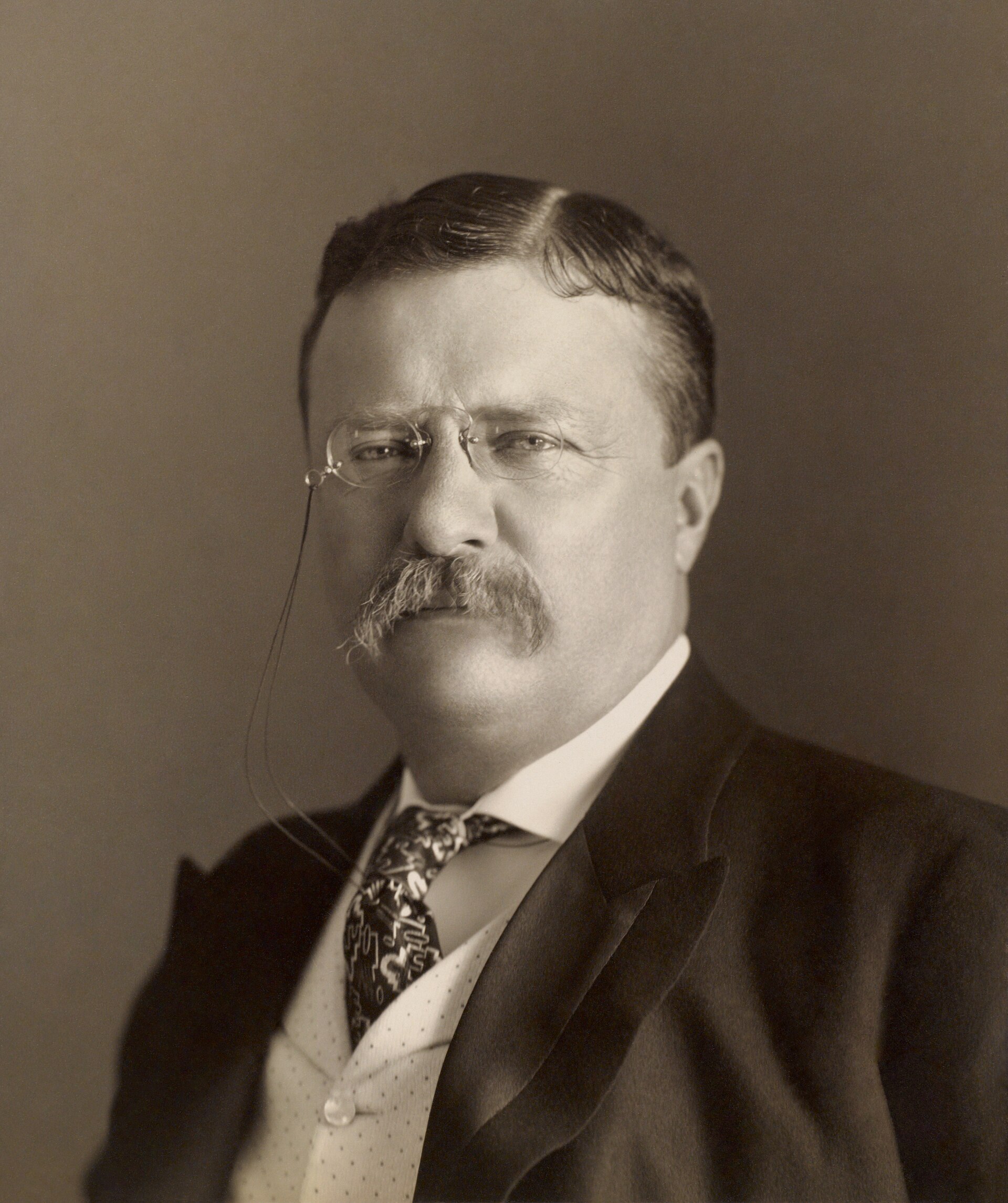 1920px-Theodore_Roosevelt_by_the_Pach_Bros.jpg