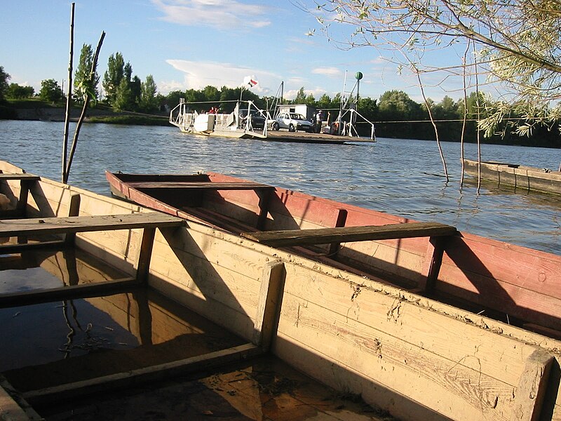 File:Tiszatardos cable ferry.jpg