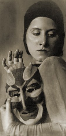 Hilde Holgerová (1925)