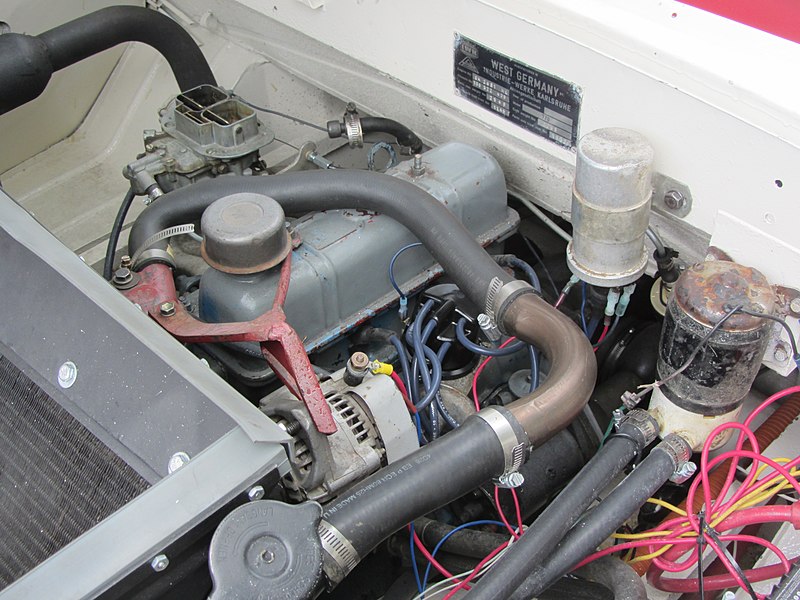 File:Triumph engined Amphicar (20282729110).jpg