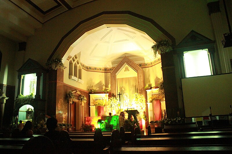 File:UST Chapel.JPG